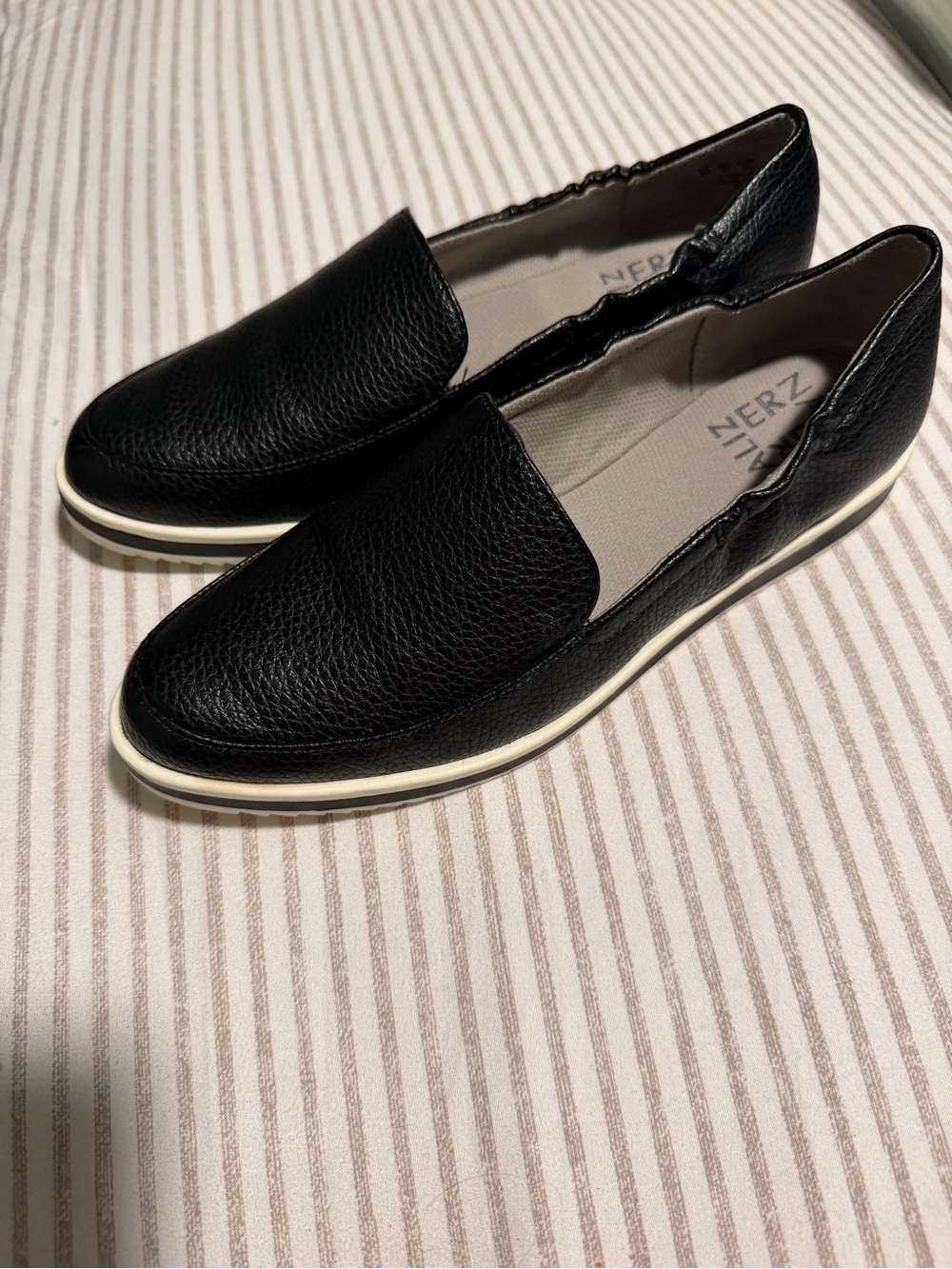 New Naturalizer Black Leather Slip-On Loafers with Ivory Trim